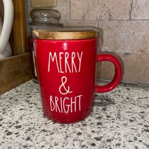 Rae Dunn “Merry & Bright” Mug w/wooden lid